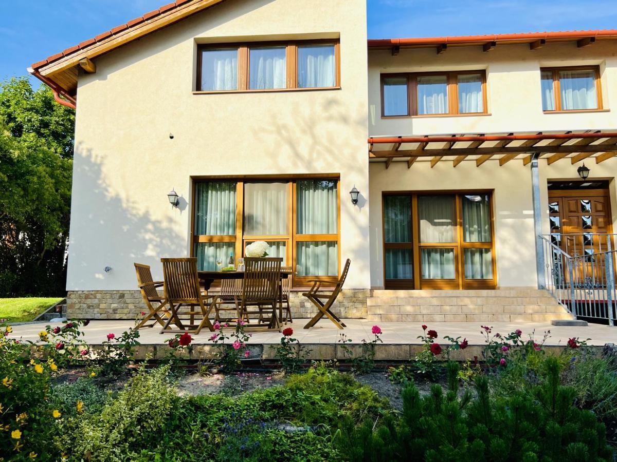 Villa Szofia Veszprem Apartments Exterior photo