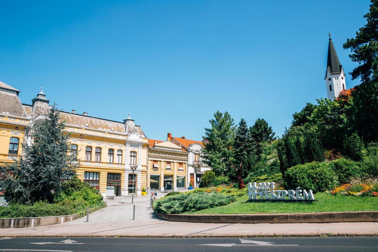Villa Szofia Veszprem Apartments Exterior photo